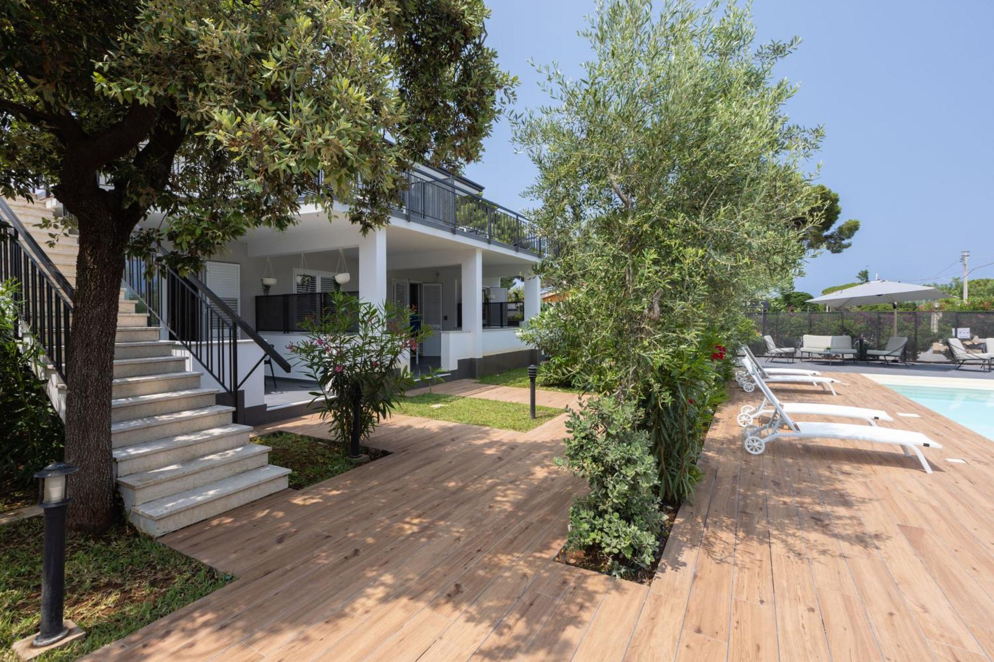 Sweet Sicily Apartments คารินิ ภายนอก รูปภาพ